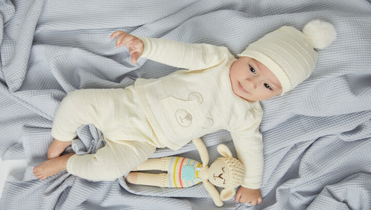 5 prendas que no pueden faltar en el armario de ropa de tu bebé