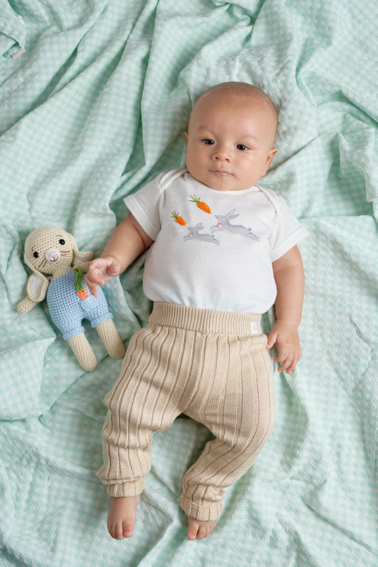 Body manga larga con estampado de conejos jugando