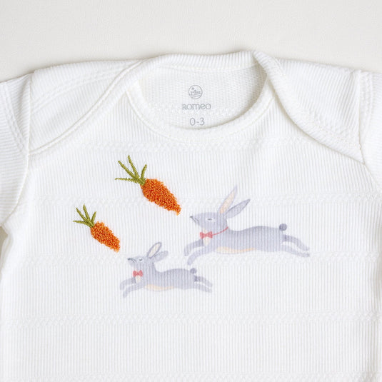 Body para bebé con estampado de conejitos en tonos pastel