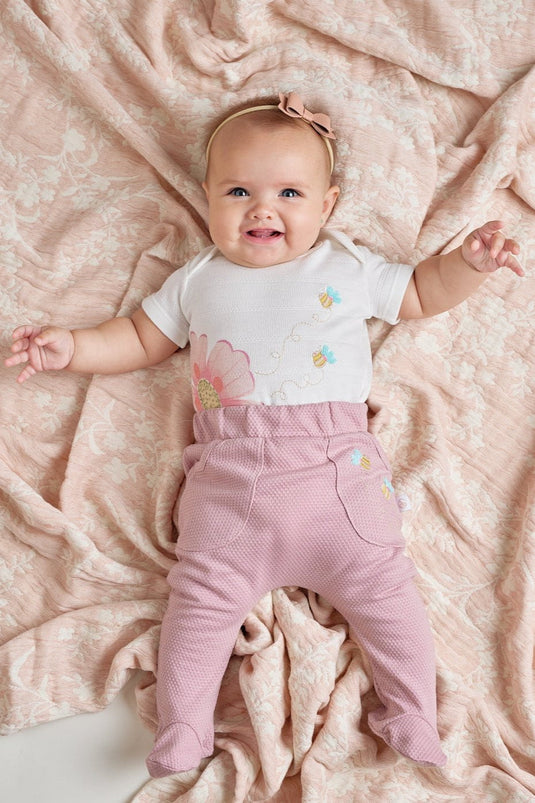 Pantalón infantil con estampado de abejas que combina con body