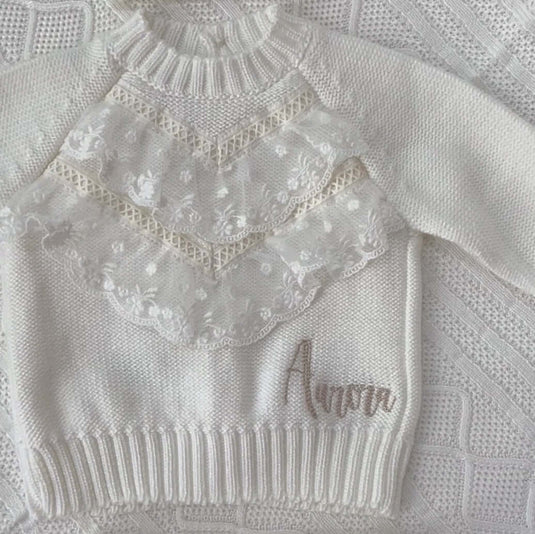 Disfraz romano personalizado para niño con bordado de nombre en la túnica.