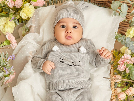 5 prendas de ropa unisex para bebés recién nacidos