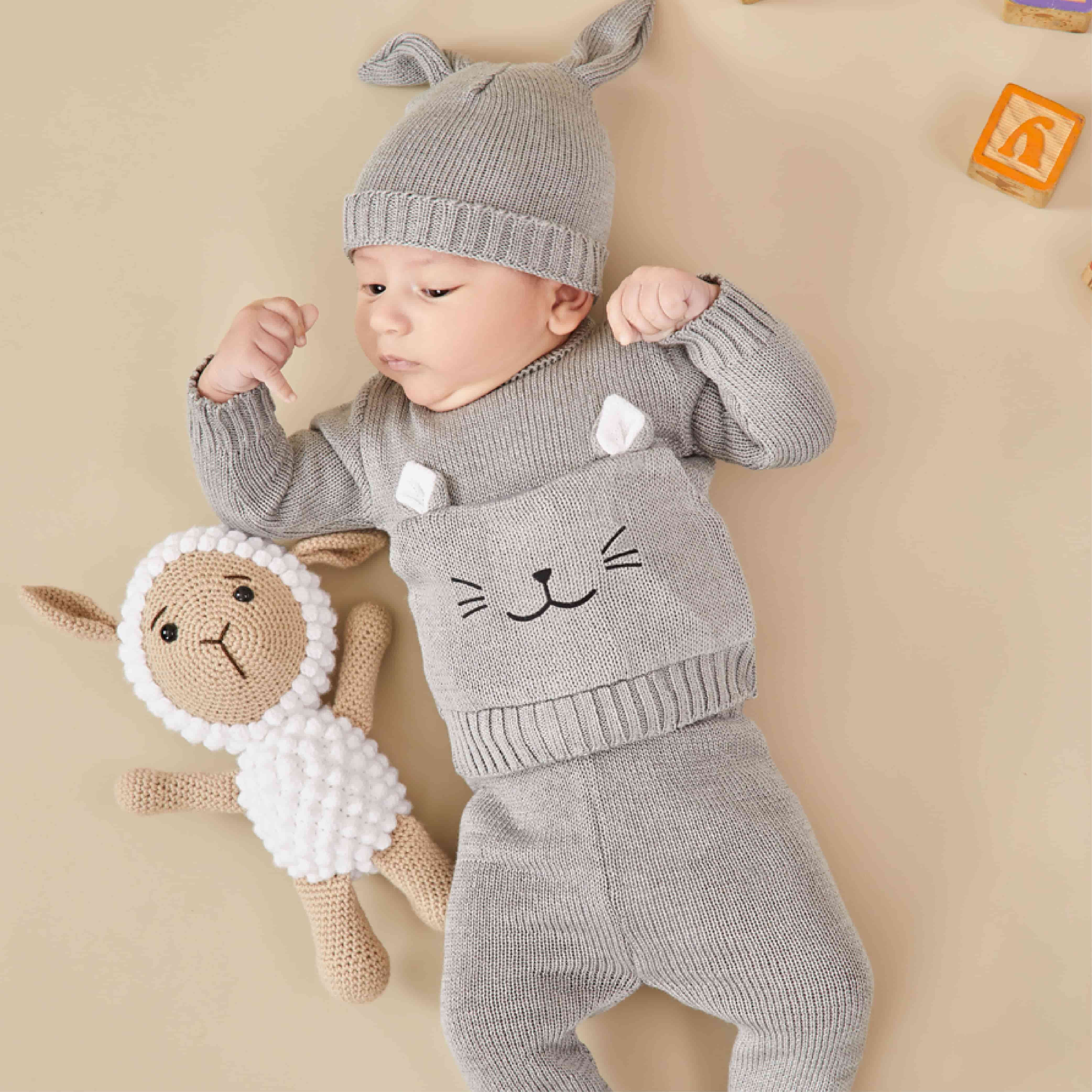 Conjunto bigotes gris